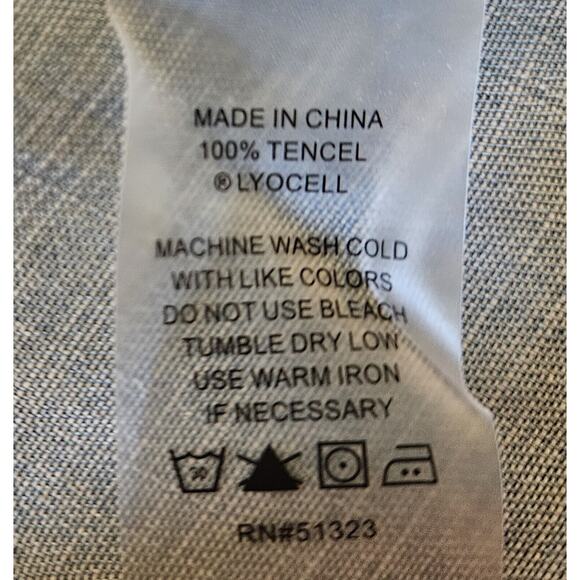 VINCE CAMUTO Women M Jean Top Chambray Blue Sleeveless Side Lace Up 100% Tencel - Picture 7 of 7